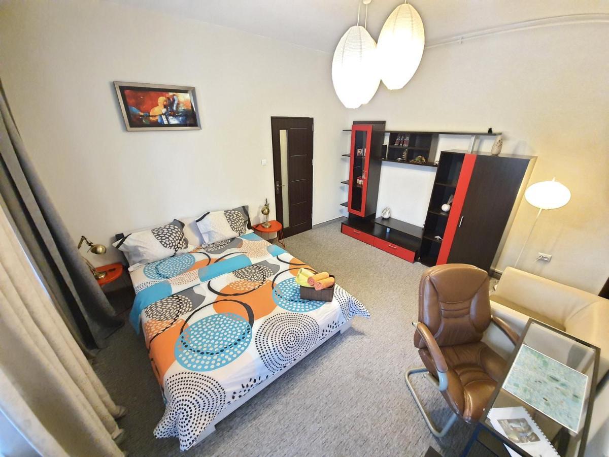 Global Downtown Apartments - Universitate - Calea Victoriei Bukarest Eksteriør billede