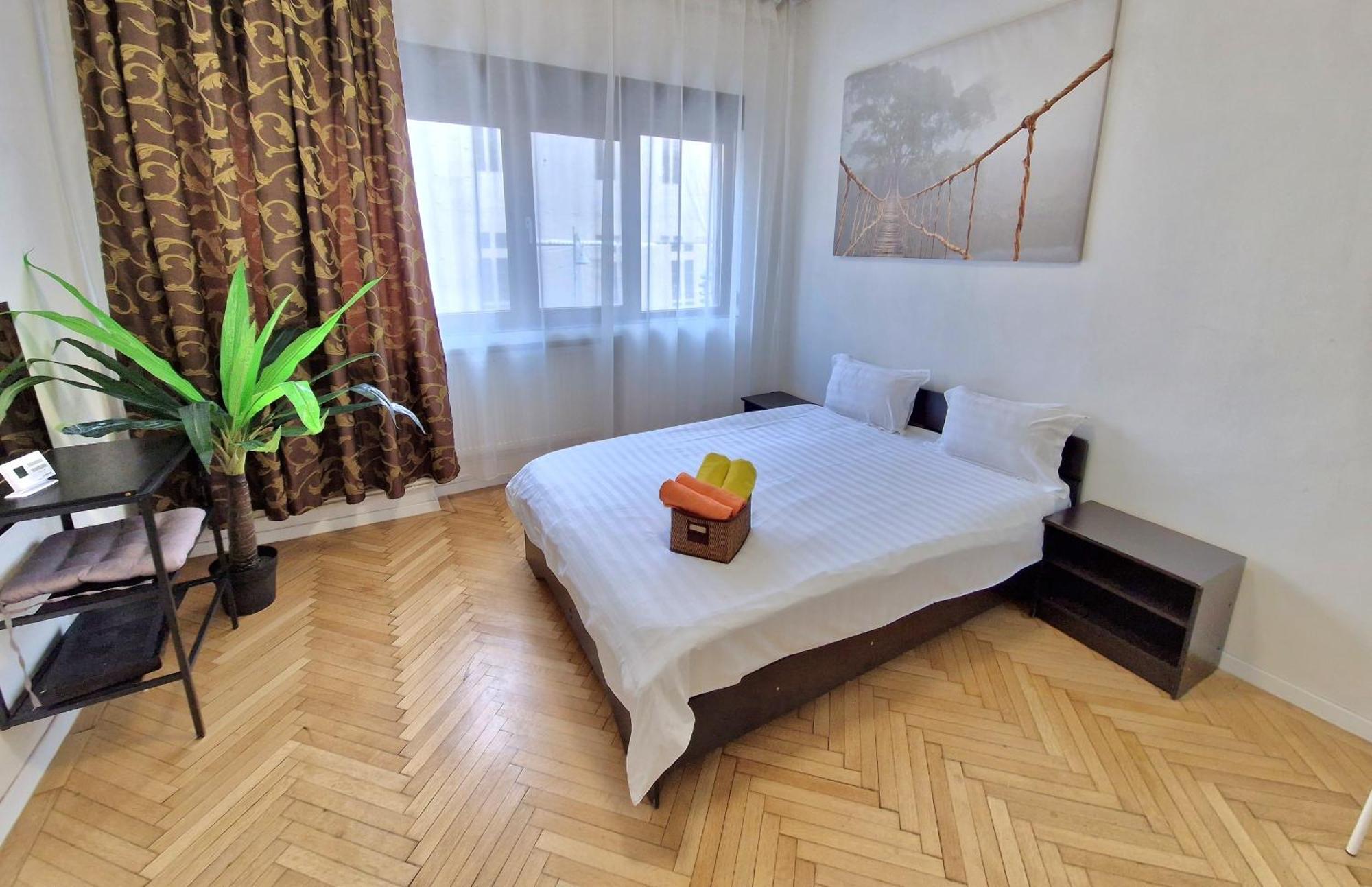Global Downtown Apartments - Universitate - Calea Victoriei Bukarest Eksteriør billede